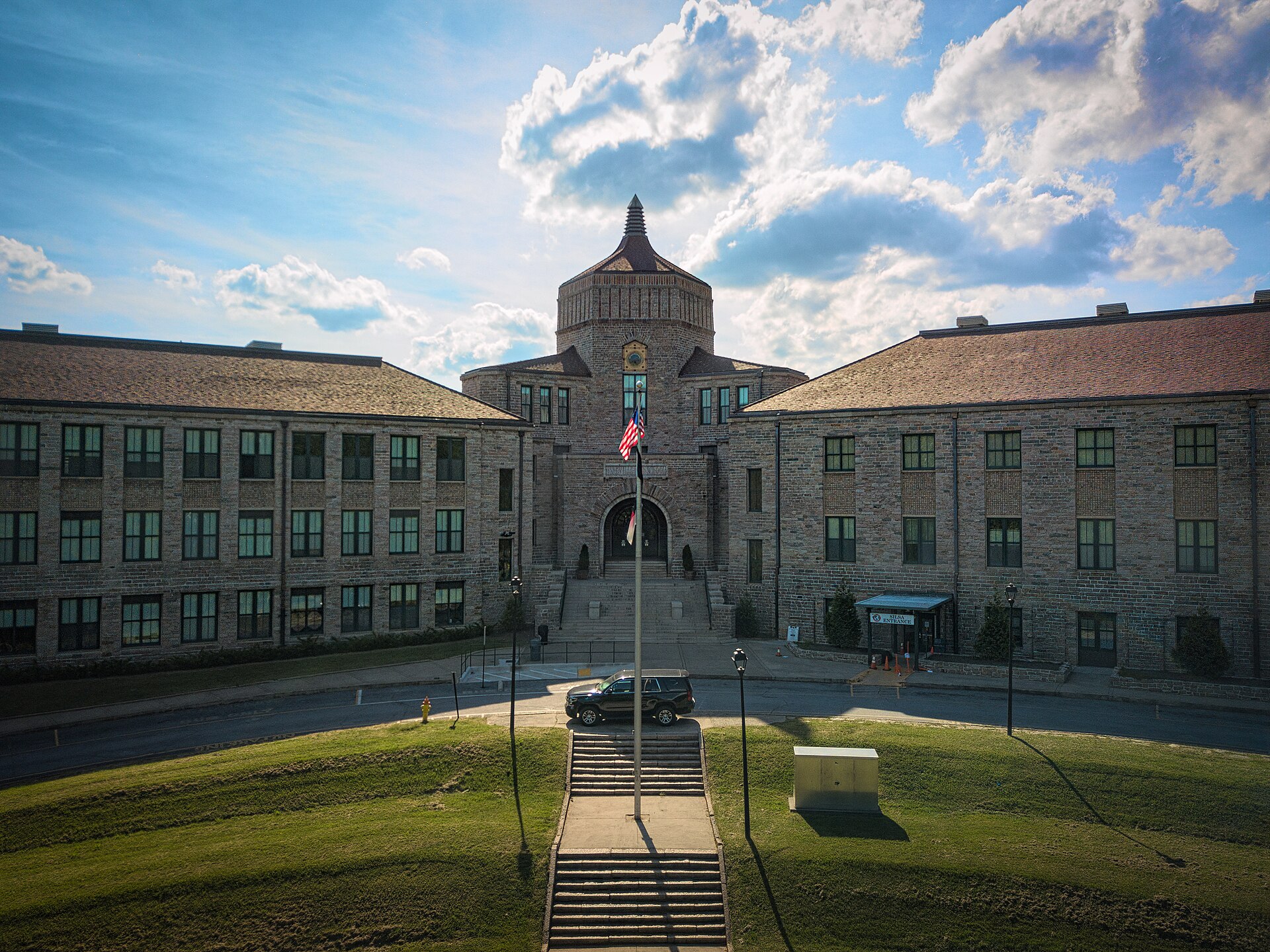 Asheville NC Schools 2026: City vs County, Grades, Tuition